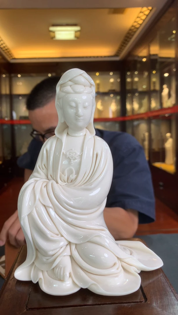 【闪购商品】摆件德化白瓷   披座观音