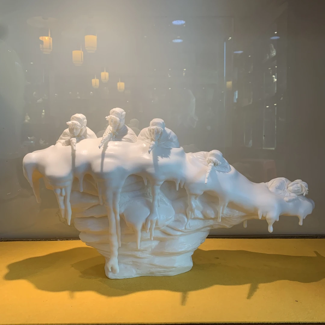 长津湖-冰雕创意人德化卧室精美白瓷女孩陶瓷工艺品雕塑室内