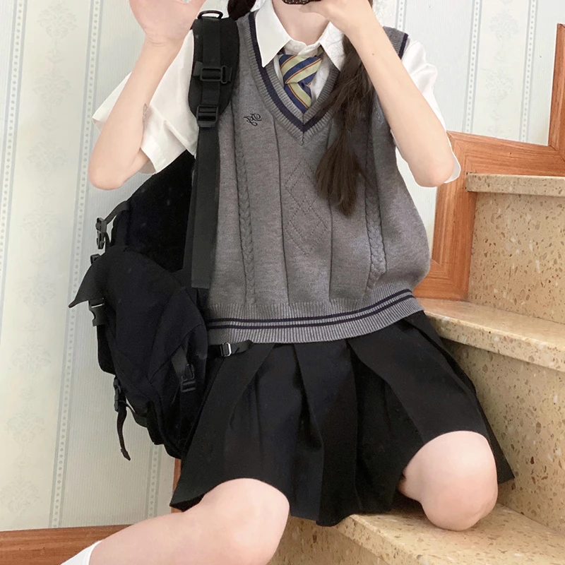 东京岁时记jk原创日系可爱毛衣马甲宽松设计感小众上衣佐佐本野