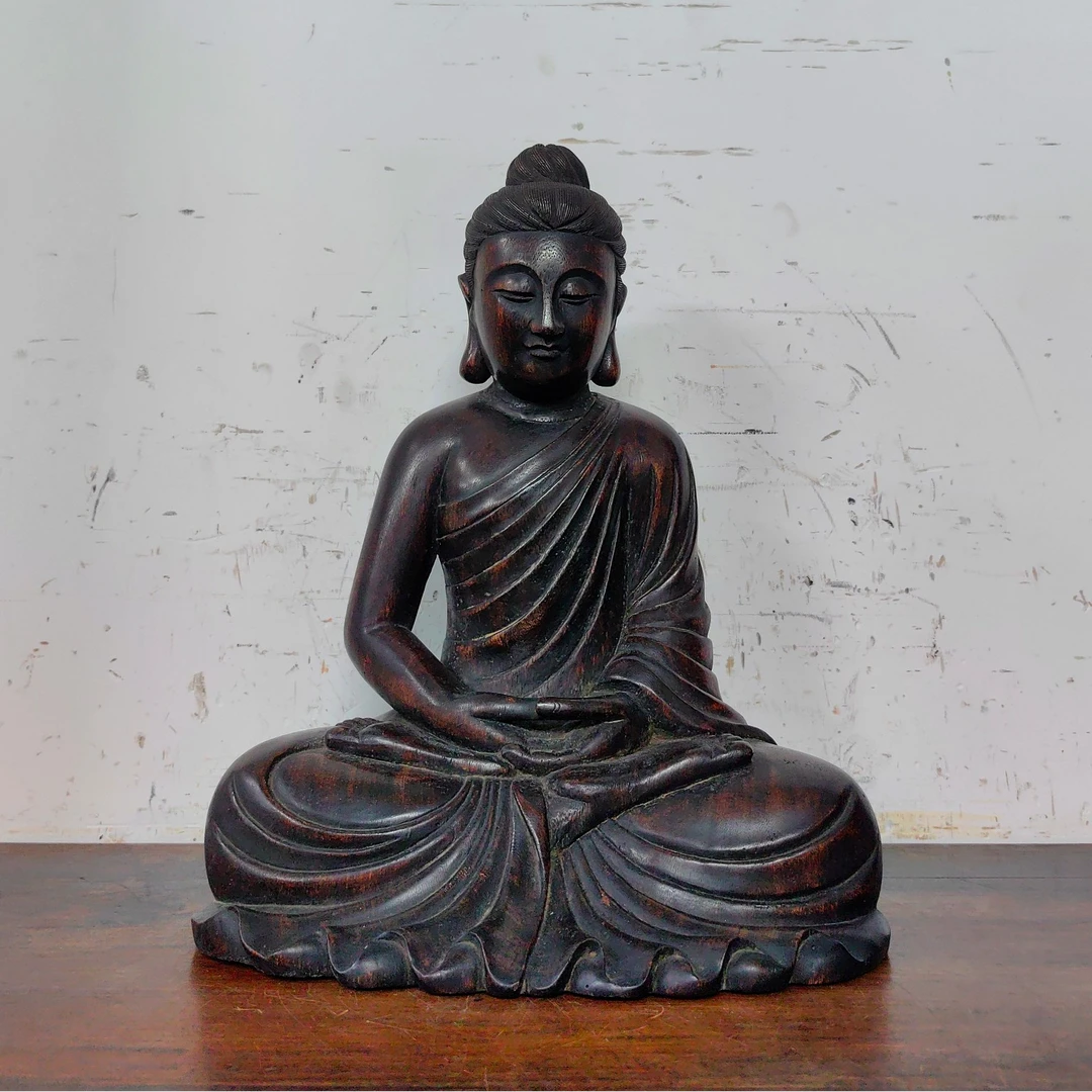 旧藏  沉香木禅定释迦牟尼坐像   尺寸高39.6cm长30cm宽22cm