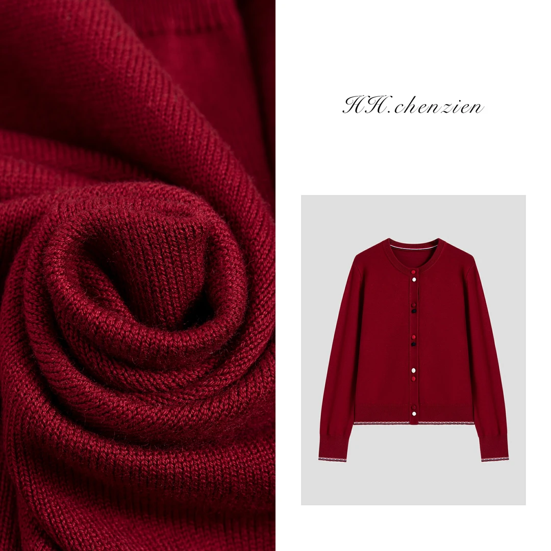 【黑黑家】冬季女款圆领包扣爱心长袖设计针织开衫上衣