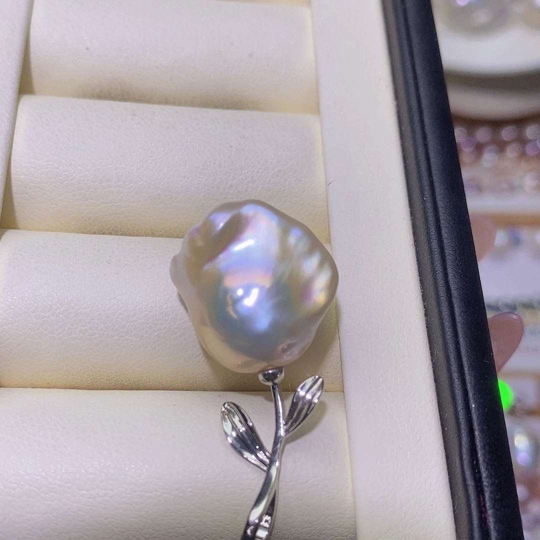 淡水珍珠颈饰合金玫****。