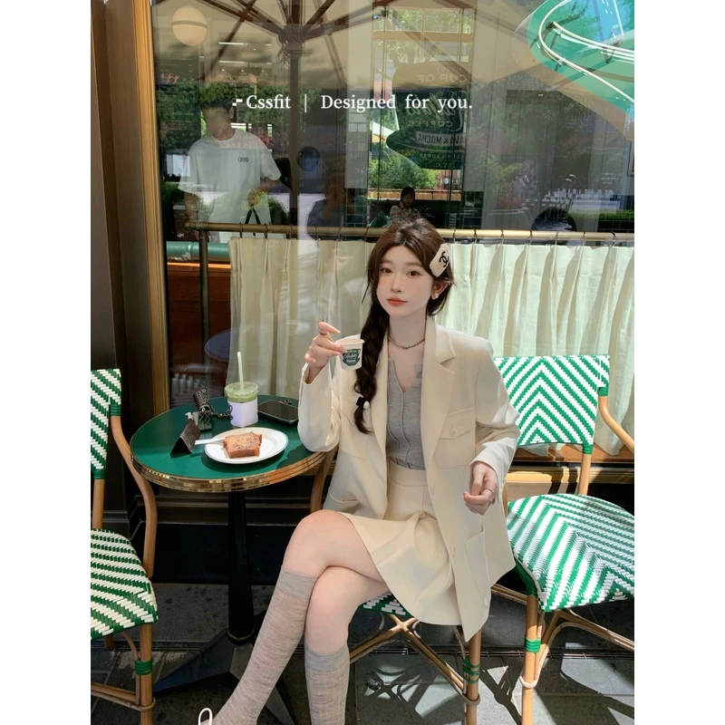 【折扣】迟伞伞 松隐美术馆 财阀千金感学院风奶油色西装套装女新款