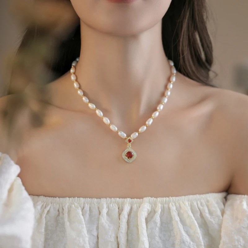 天然淡水珍珠项链女红色微镶吊坠颈链气质轻奢复古法式小众锁骨链