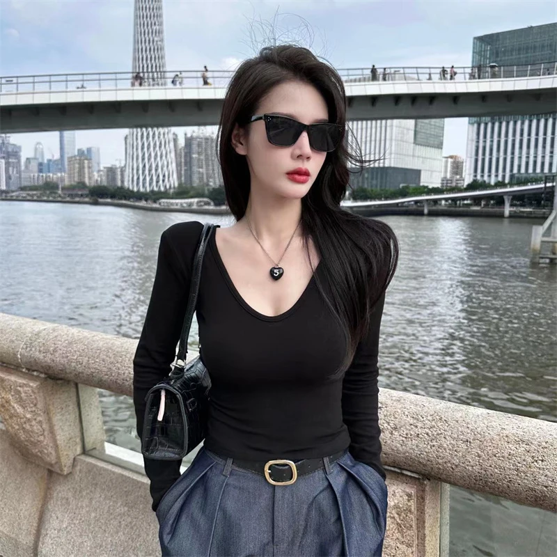 性感辣妹短款V领长袖打底衫女秋冬修身显瘦黑色显身材上衣长袖t恤