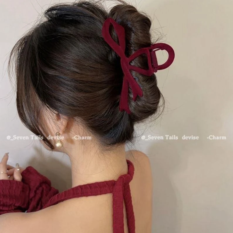 红色丝绒蝴蝶结发夹黑色鲨鱼夹秋冬款气质高级感抓夹大号订婚头饰