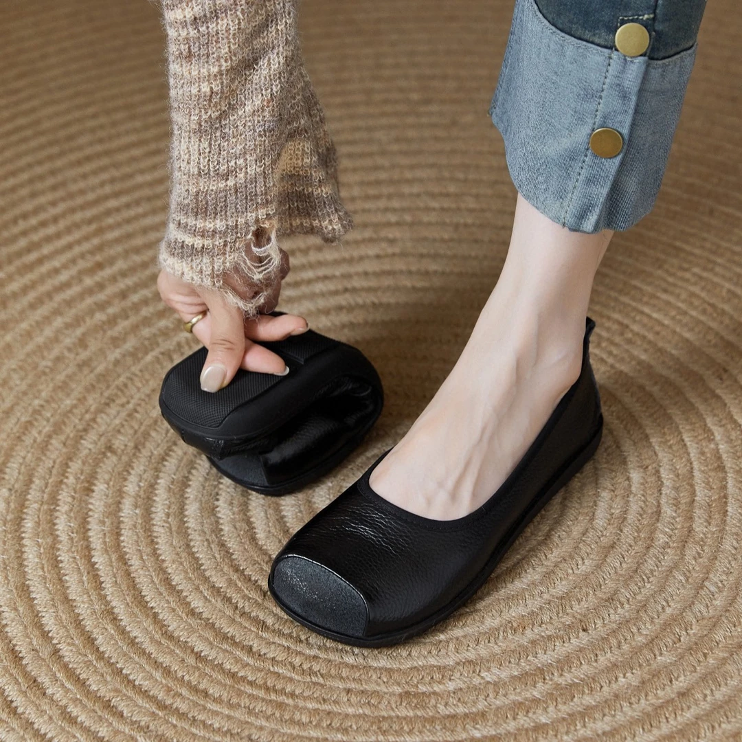 真皮中老年妈妈鞋女春夏新款平底软底百搭奶奶鞋舒适一脚蹬女鞋