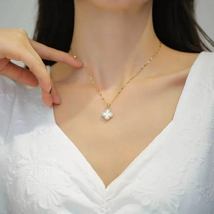 钛钢项链 T72轻奢双层锆石四叶草项链小众高级时尚百搭打底配饰