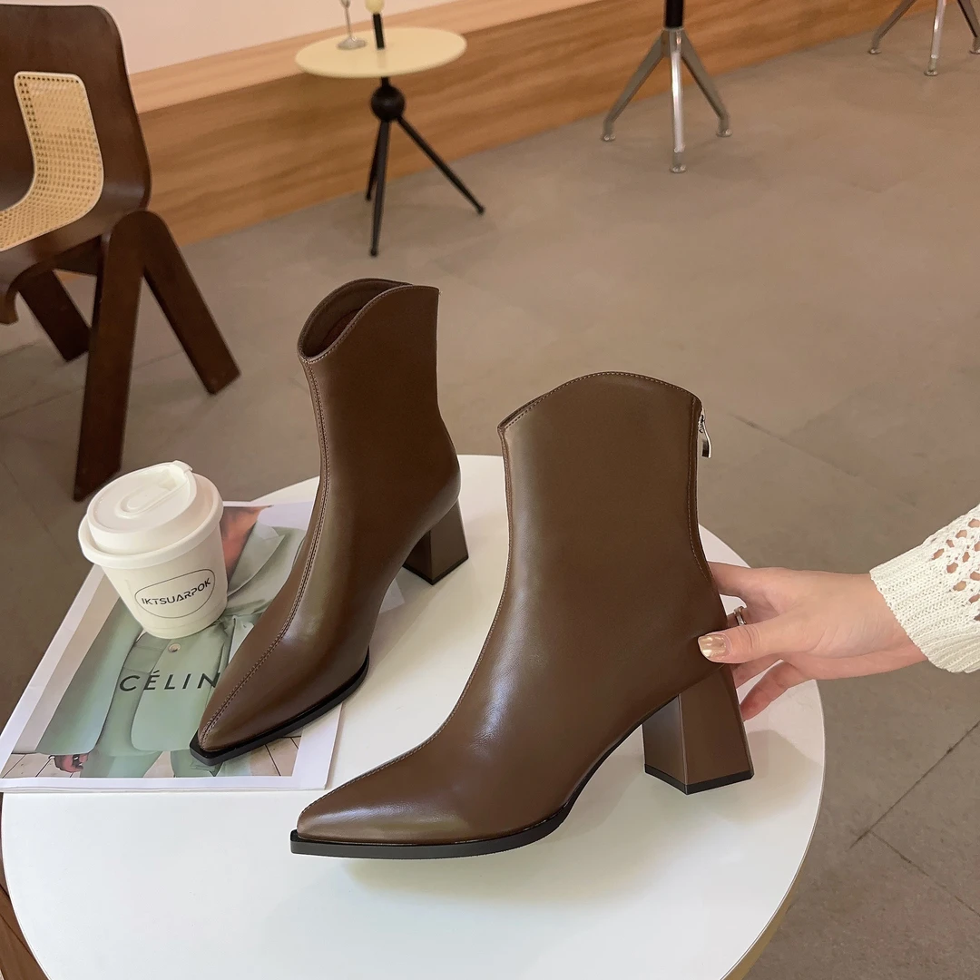 时尚尖头气质高跟短靴女2024秋冬新款法式时装加绒瘦瘦靴83752