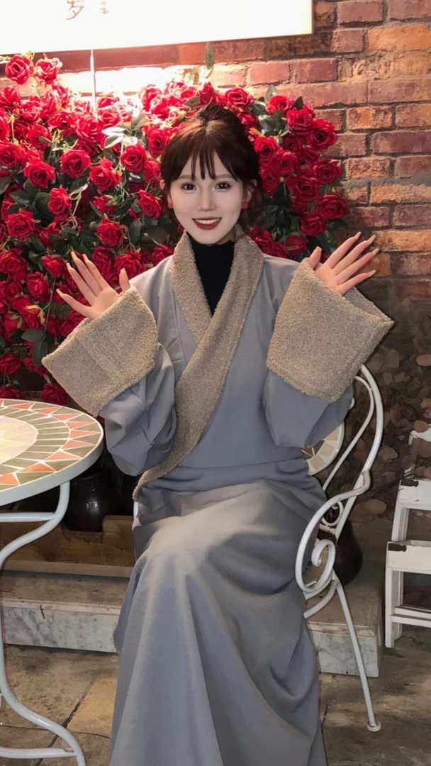 时尚藏装女长袍（加绒）保暖拼接设计感素色藏袍
