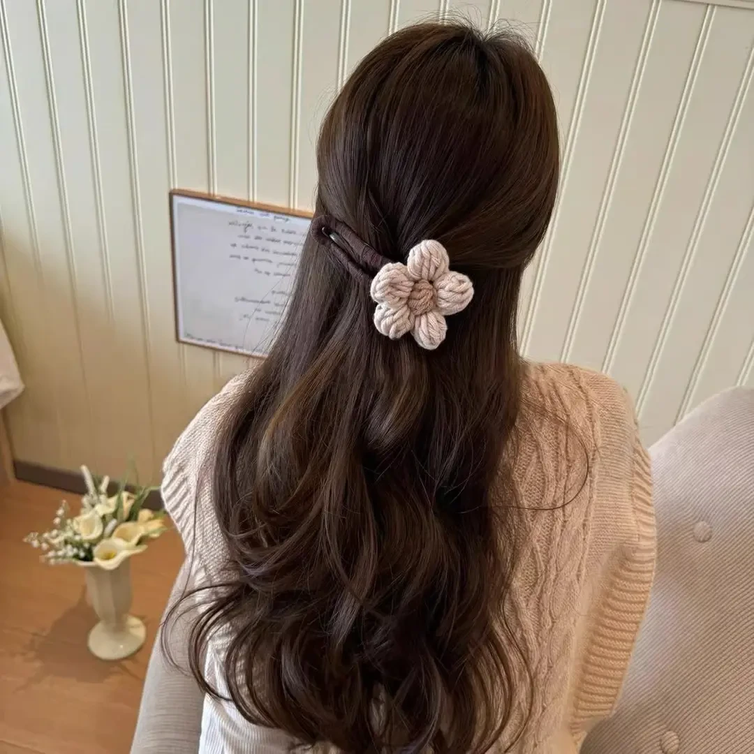 慵懒奶咖~毛线花朵鸭嘴夹秋冬针织温柔气质女发饰居家日用