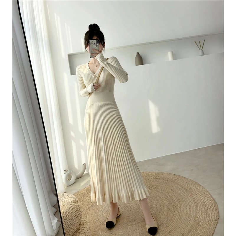 法式复古V领毛衣裙内搭打底裙女春冬收腰显瘦过膝针织连衣裙A字裙