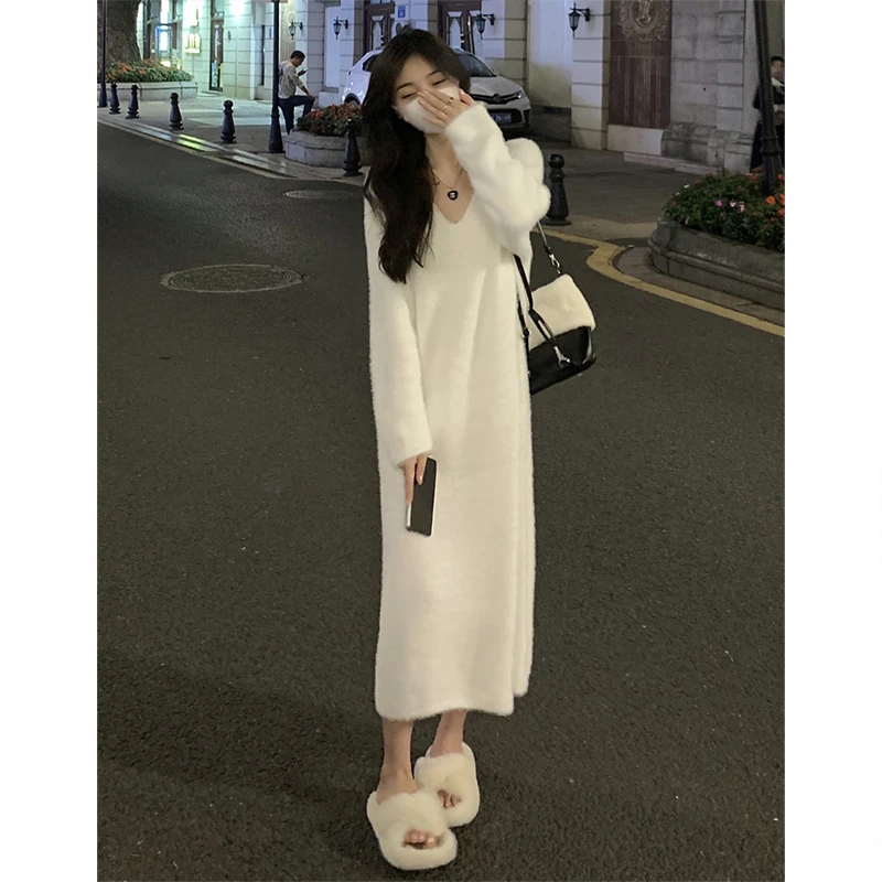 慵懒中长款白色毛衣连衣裙女春冬加厚配大衣打底内搭小个子慵懒风