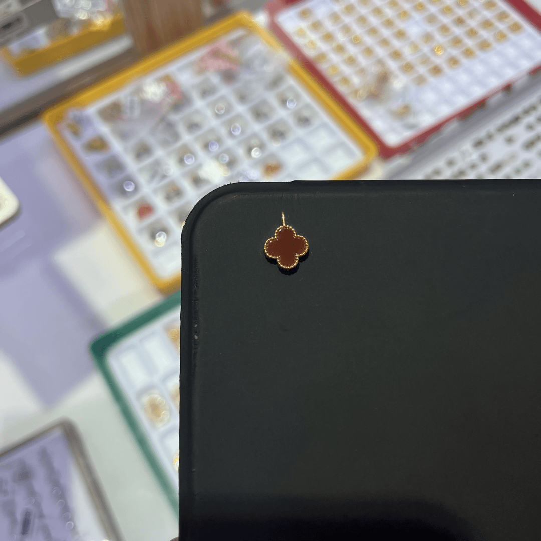 金Au750镶嵌吊坠 幸运草红 ZA0055