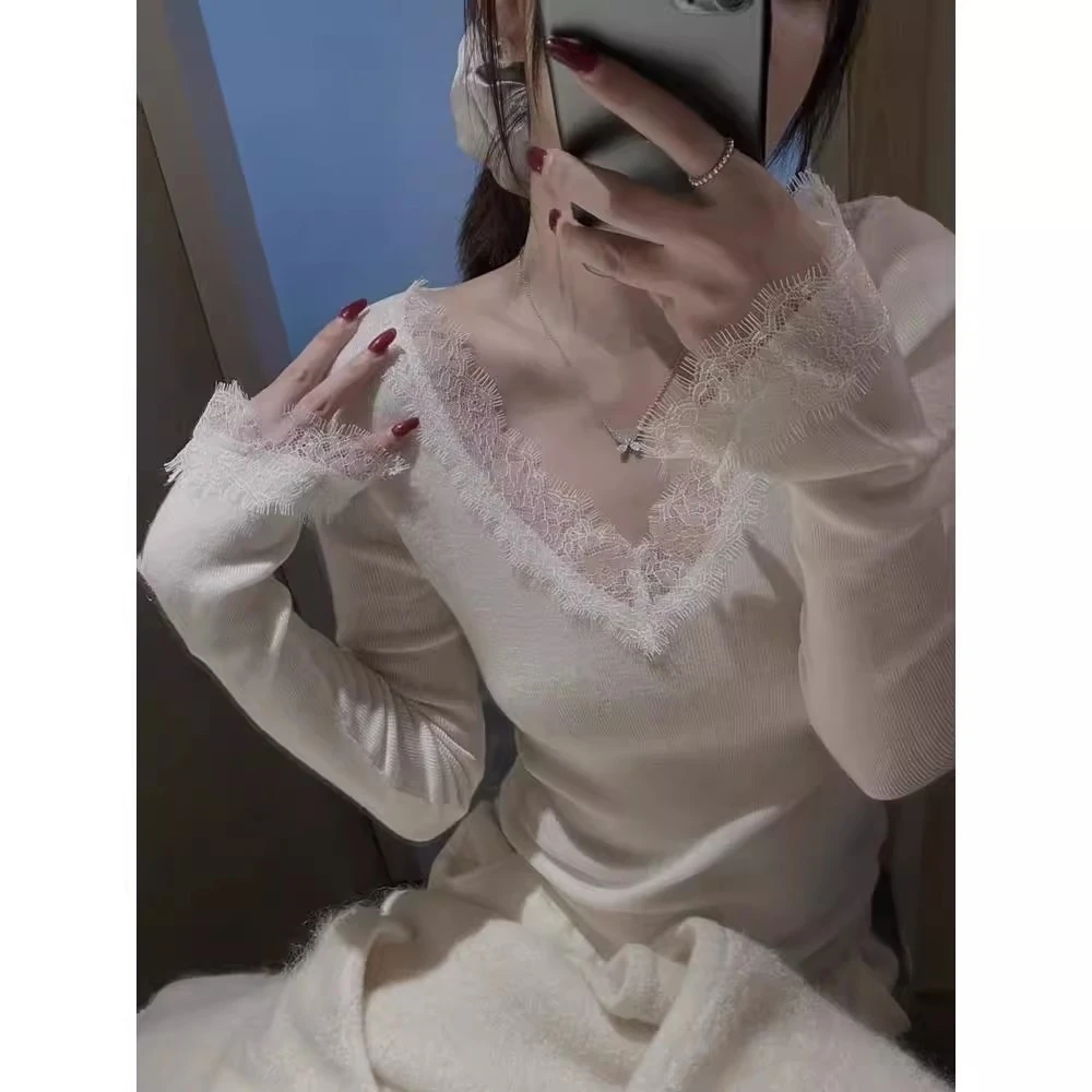 2025秋装法式蕾丝拼接V领打底衫女高级感修身针织毛衣内搭上衣潮