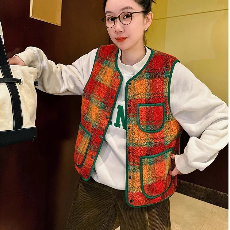 莉贝琳sisy彩虹格纹摇粒绒小马甲单穿内搭叠穿实用小外套182559