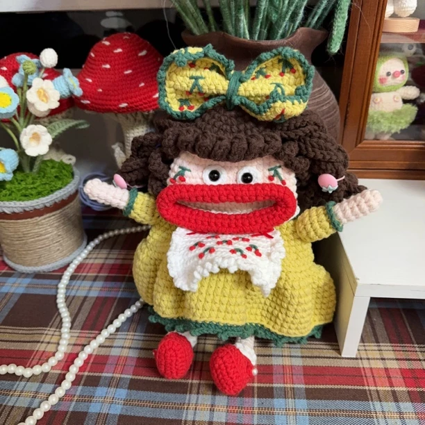 丑萌香肠嘴手机包编织大嘴妹钩针成品毛线包送女生