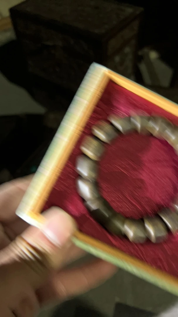 【闪购商品】沉x带盒手串A284747