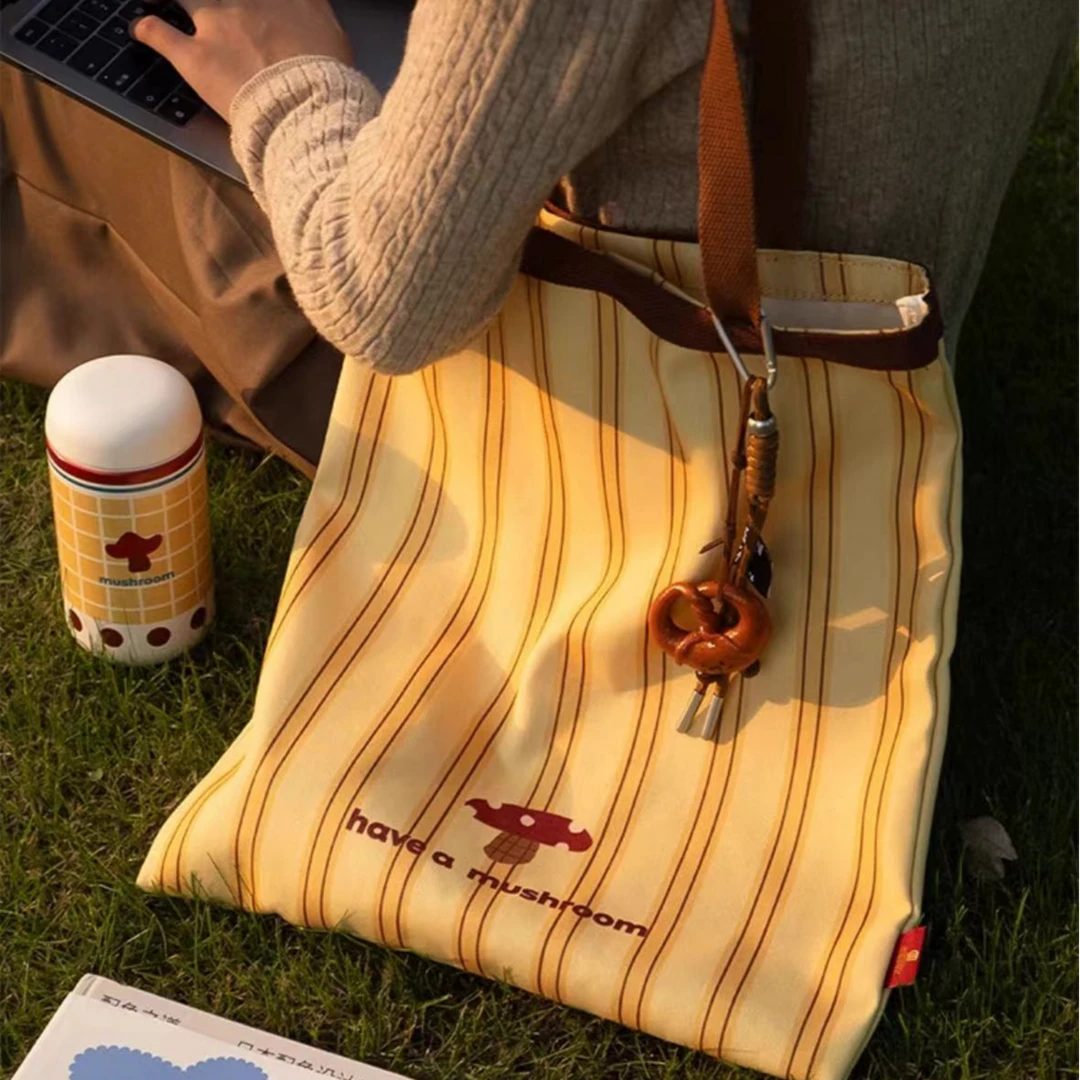 XA604 帆布包手提包条纹+碱水面包+棕绳挂饰37*42cm