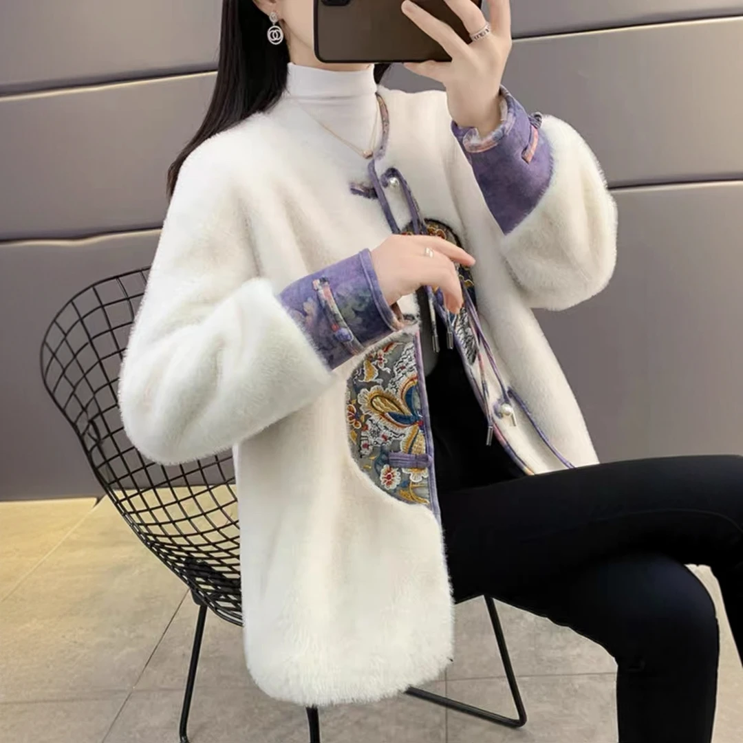 2024原创新款重工立领盘扣加厚皮毛一体外套冬季女上衣F012