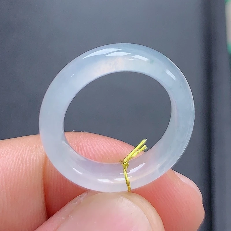 内径16.9mm（13号）天然翡翠A货白冰宽边戒指
