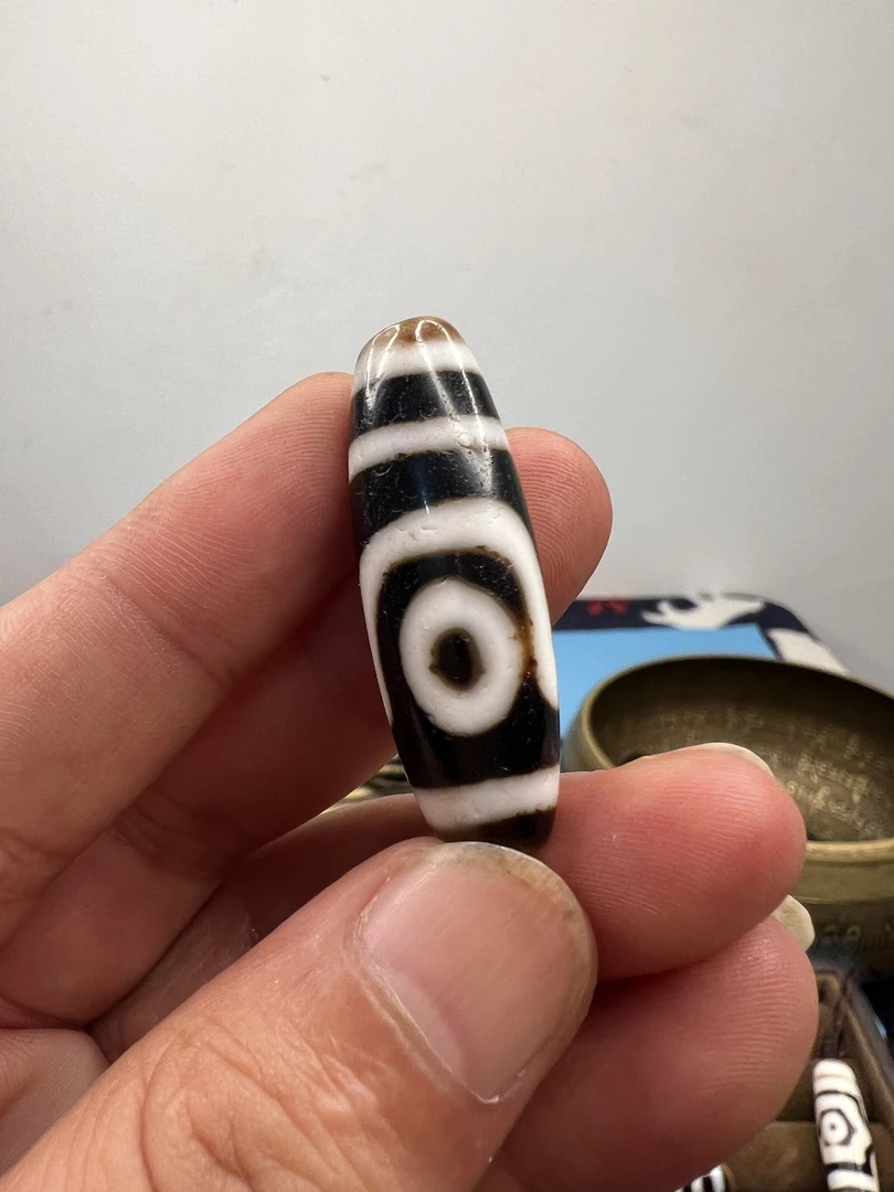 黑白如意2眼玛瑙珠