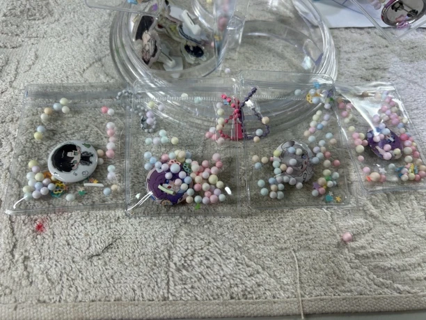 恋与深空超萌小鼻嘎拇指吧唧袋徽章挂件同人二创（许愿）