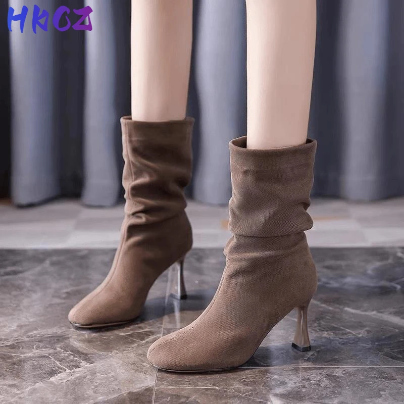 香港高跟堆堆靴女2024秋冬新款韩版百搭细跟套筒短靴尖头瘦瘦靴潮