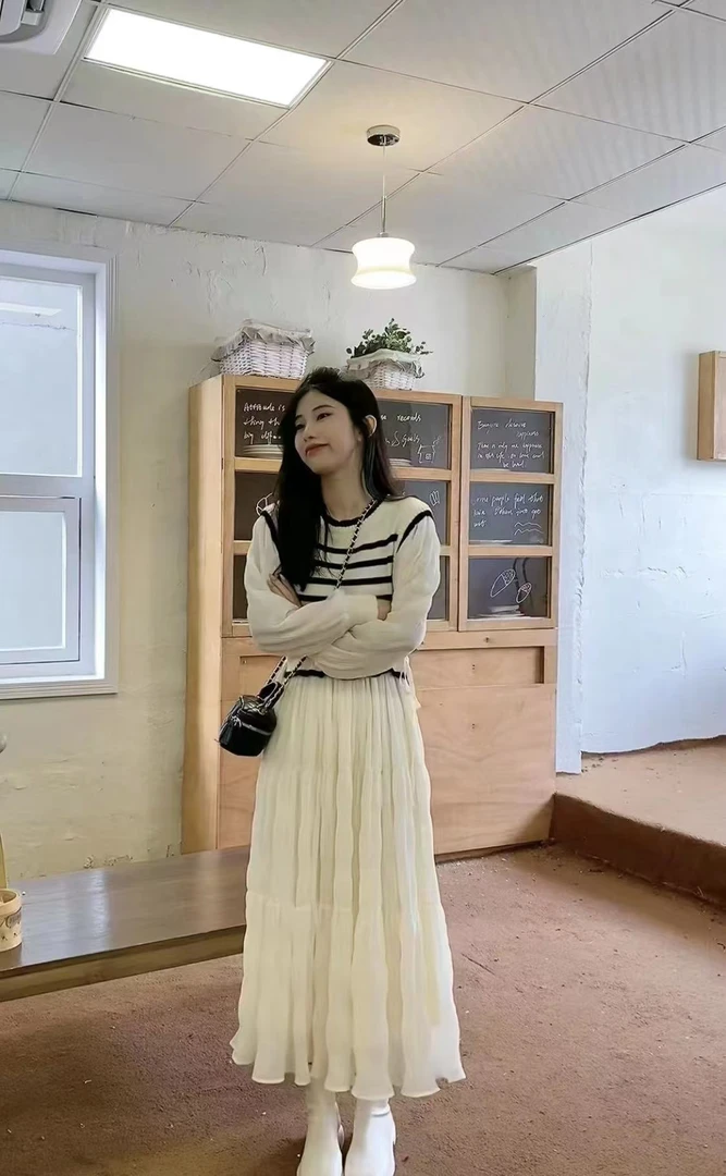 AN.XIN【奶油少女】韩系气质圆领条纹毛衣拼接连衣裙9889