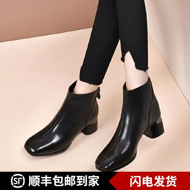 冬季马丁靴女新款时尚百搭洋气加绒保暖短靴女