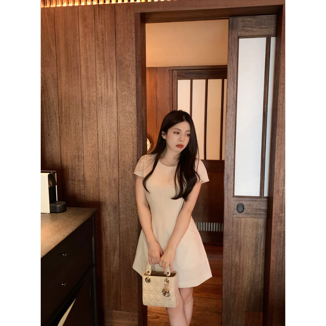 大眼自制Large eye 气质短款连衣裙小个子显高2024夏季新款高级感