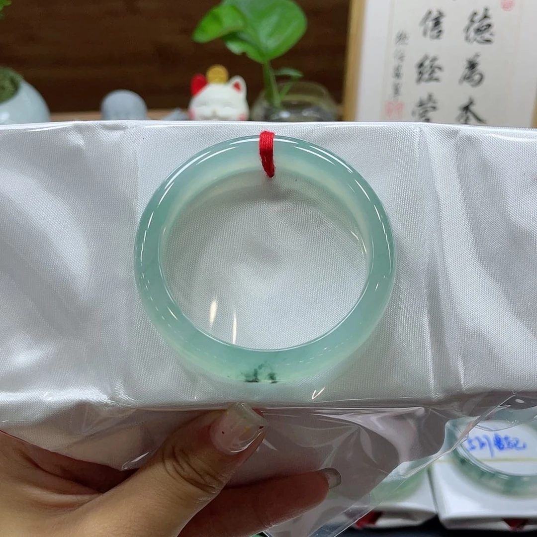 翡翠手镯未镶嵌68号链接
