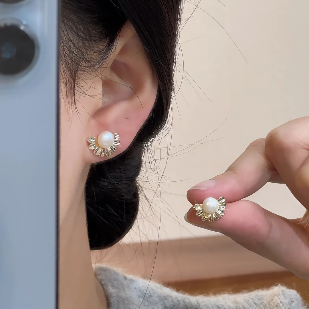铜合金耳饰 【恰度】气质感满满雏菊珠珠耳钉0246