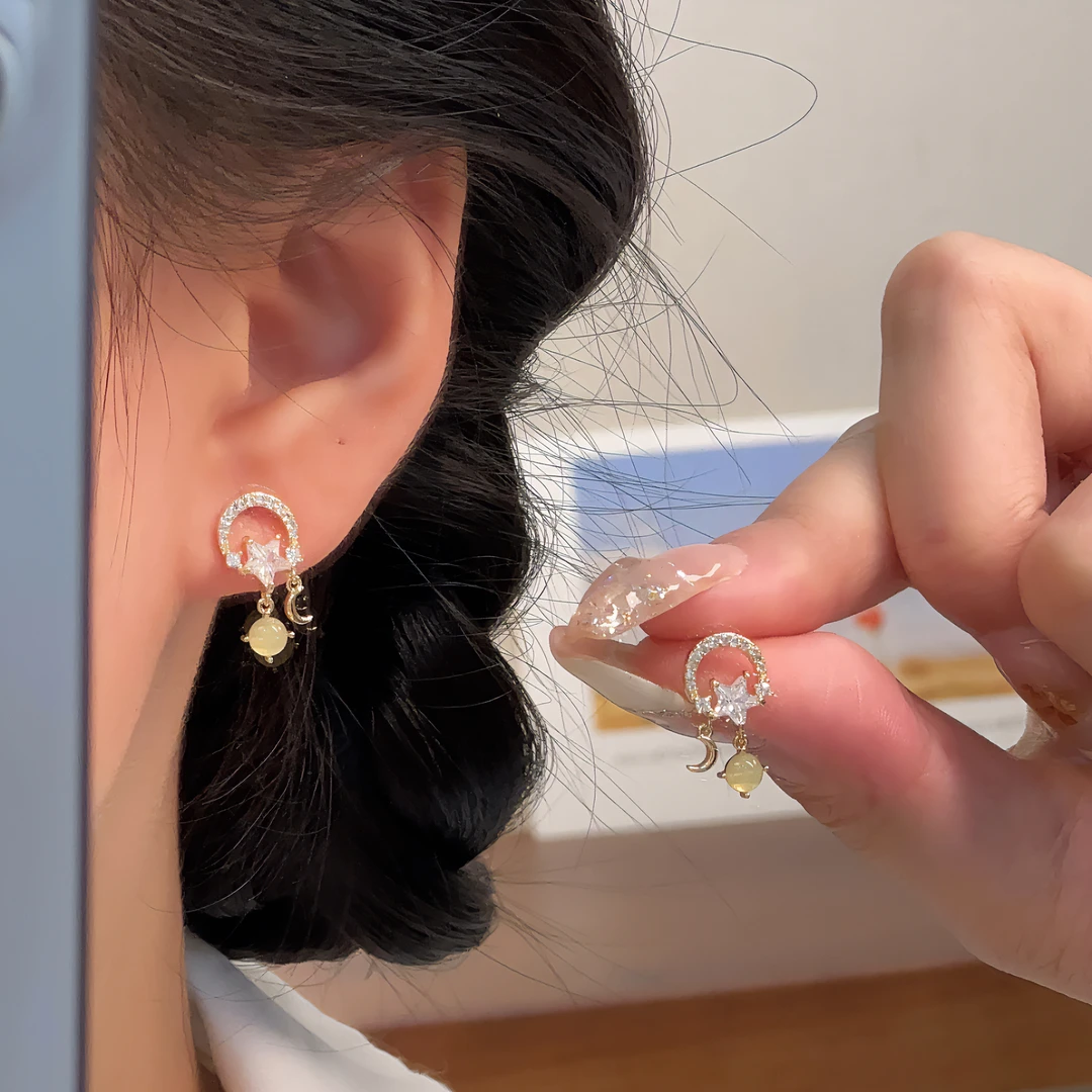 铜合金合成锆石耳饰 温柔浪漫梦幻星月流苏吊坠耳钉