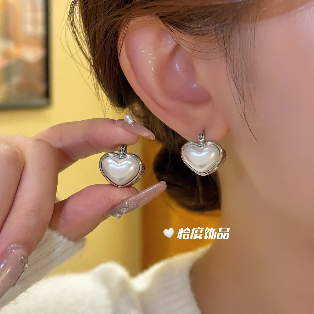 铜合金仿珍珠耳饰 简约时尚高级感爱心珠珠耳环A436