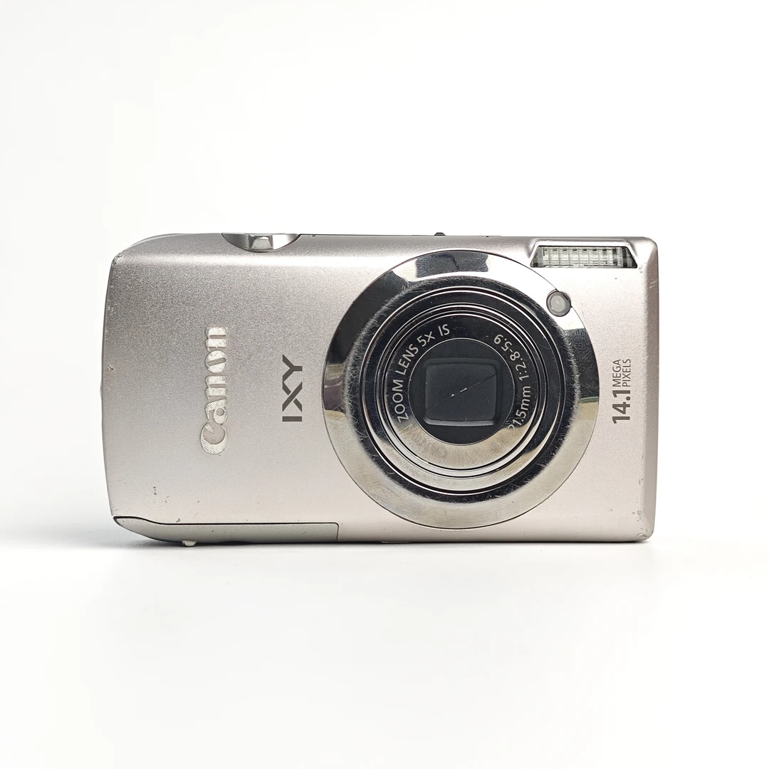 9新 Canon/佳能 ixy10s(210日版)1410万像素5倍变焦ccd数码相机