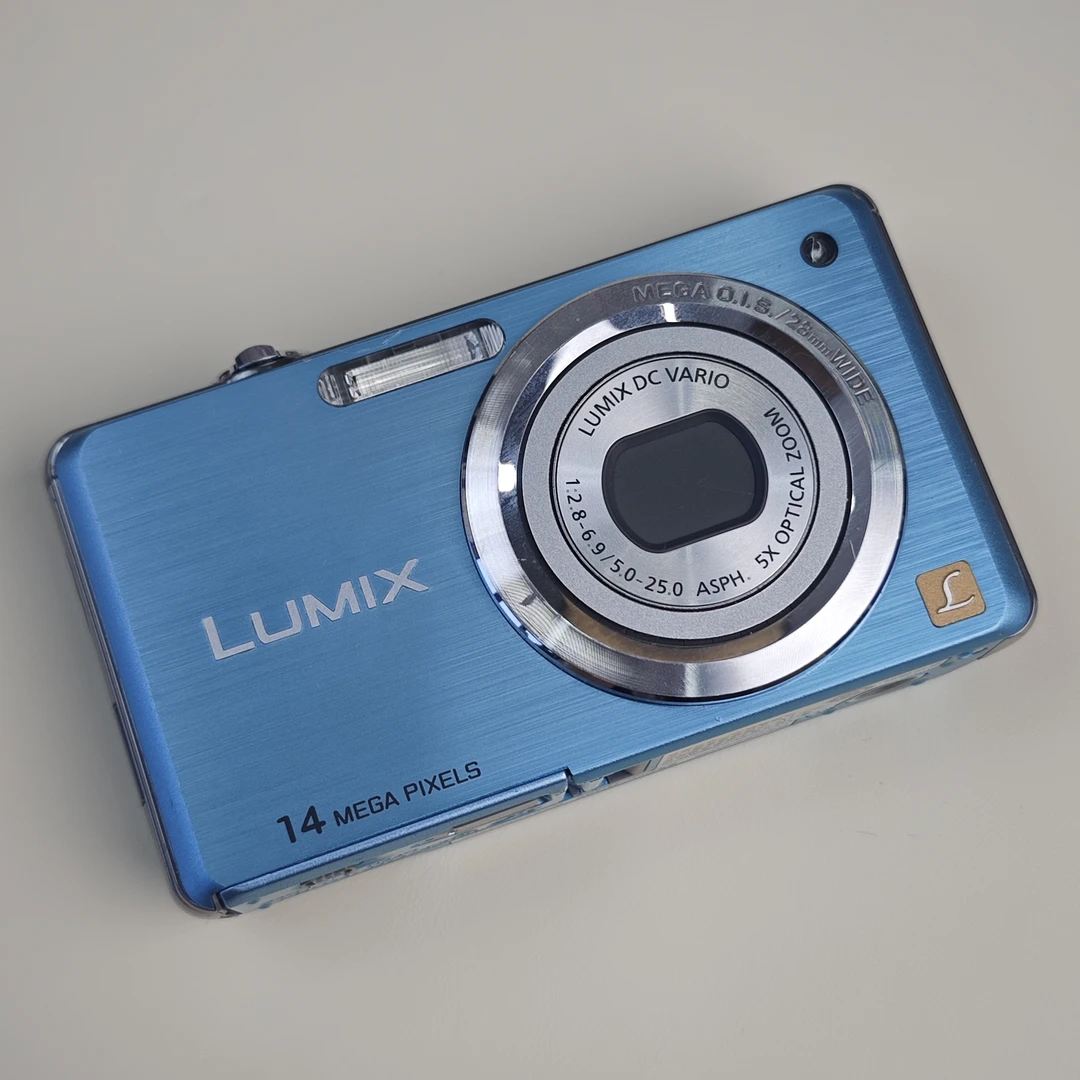 9新 Panasonic/松下 fh3蓝1450万像素5倍变焦ccd数码相机