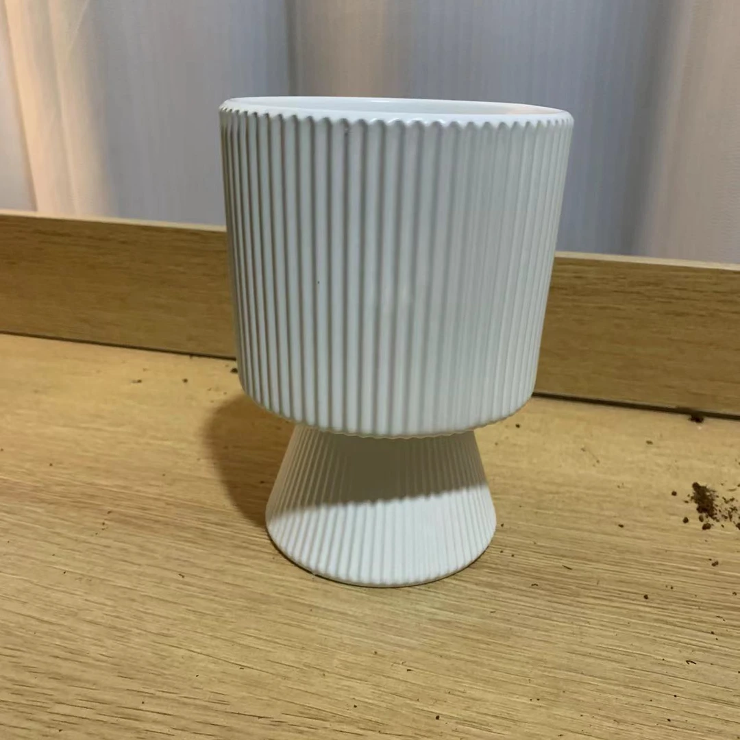 植物百搭白色高脚盆