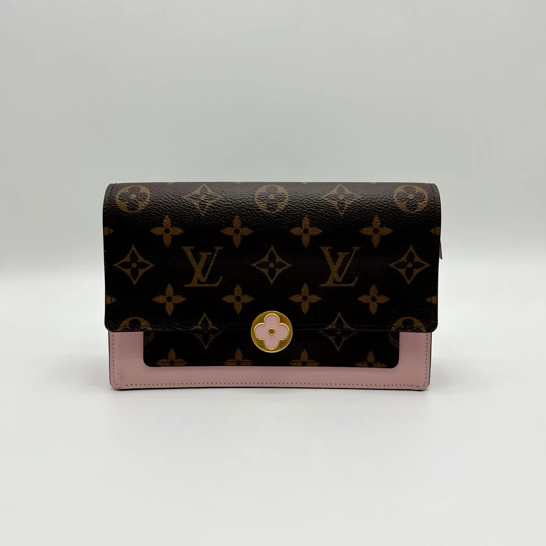 99新 LouisVuitton/路易威登 经典款老花 flore 花朵链条斜挎包