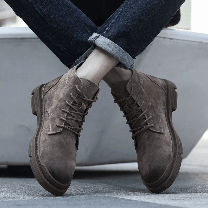 百搭透气男士潮鞋西域马丁靴英伦风中帮工装鞋男高帮皮靴软皮男鞋