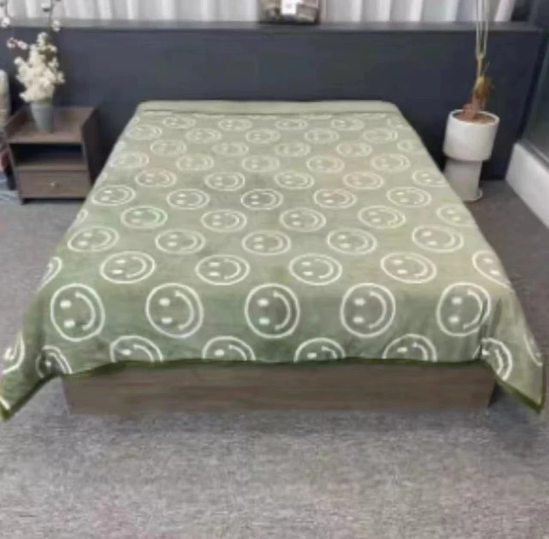 【冬季被子】绿色笑脸款.石墨烯冬被.200x230双人速热款.包边加厚款