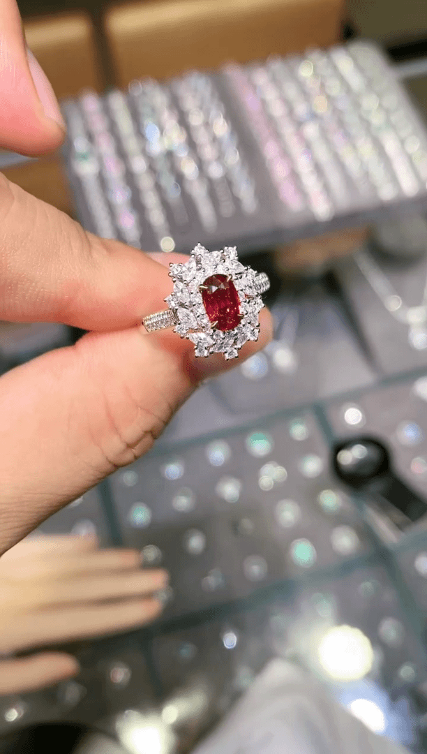 【闪购商品】红宝石戒指18K金镶嵌1.06ct/无烧鸽血红
