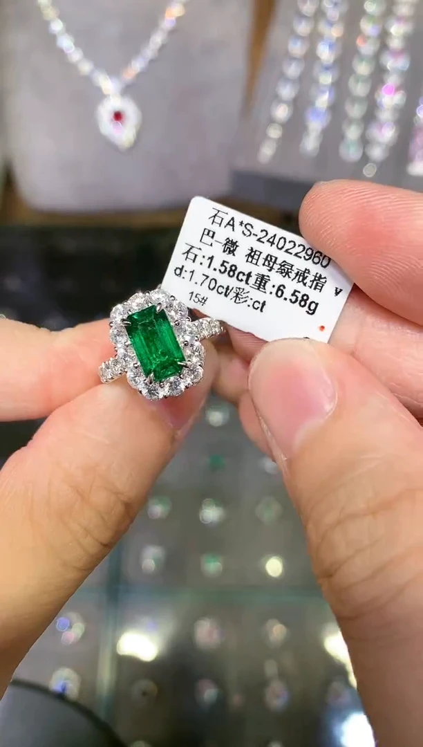 【闪购商品】祖母绿戒指18K金镶嵌1.58ct/顺丰包邮-沃顿