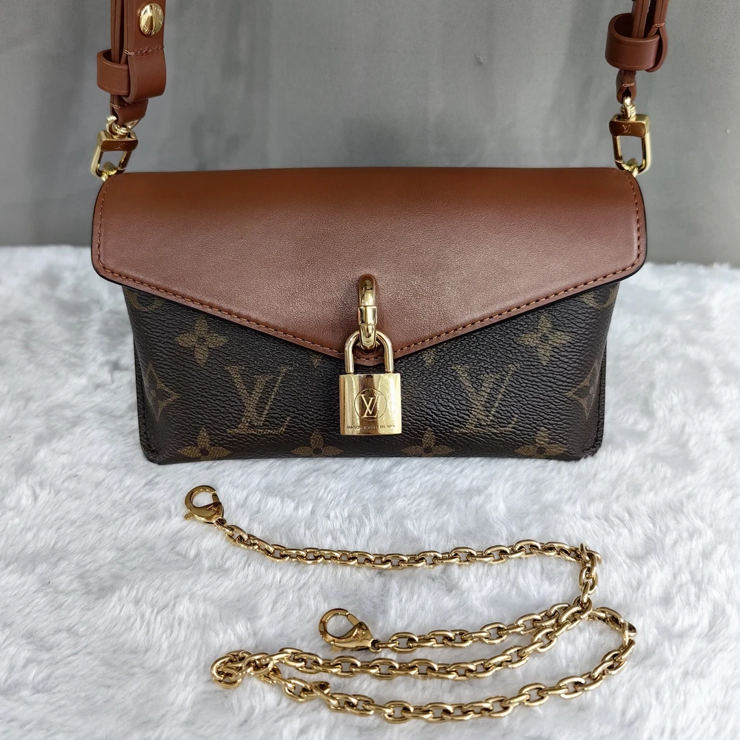 95新 LouisVuitton/路易威登 焦糖色拼老花锁头包信封包腋下包