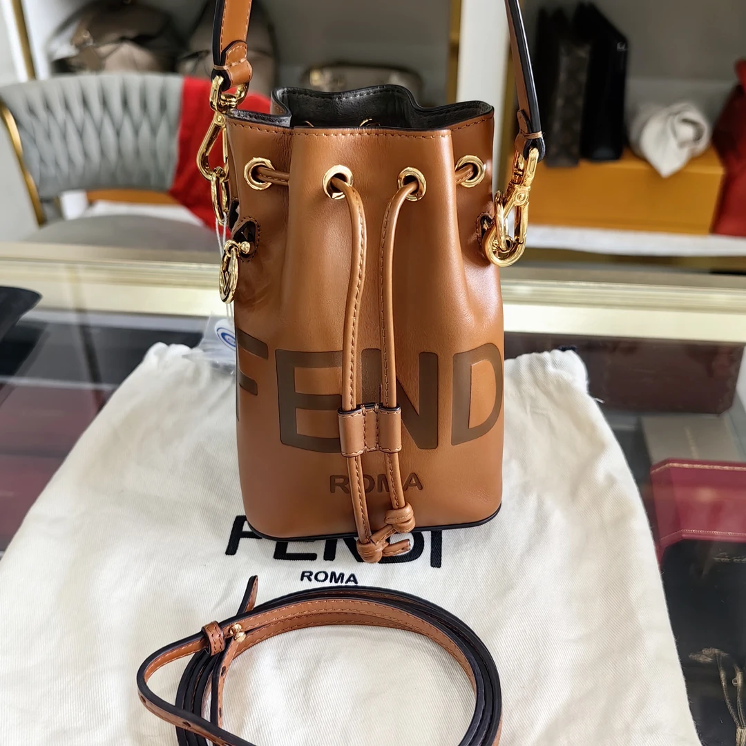 95新 FENDI/芬迪 水桶包金棕色焦糖色手提单肩斜挎包
