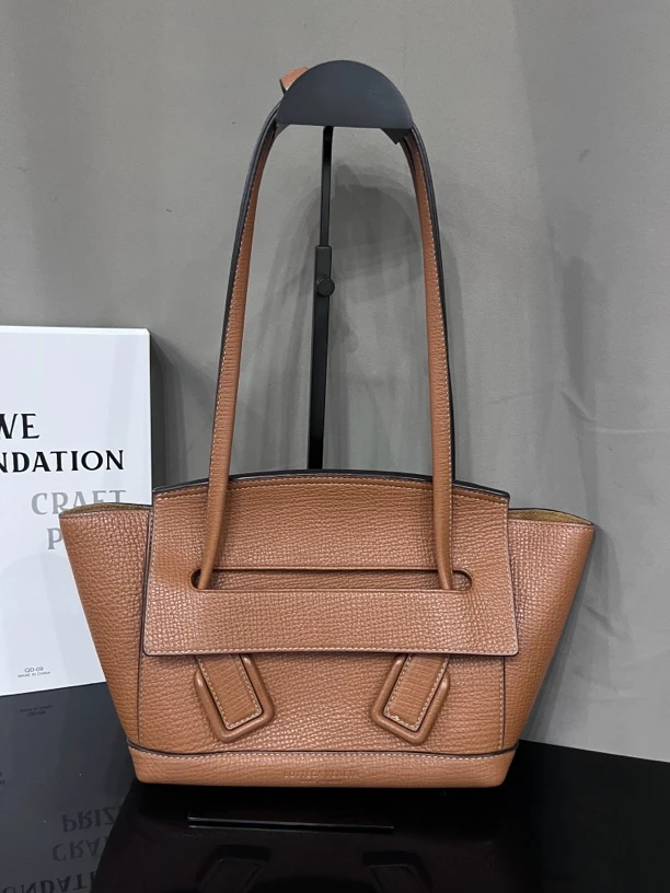 99新 BOTTEGA VENETA/葆蝶家 BVarco焦糖色小号金棕色单肩包