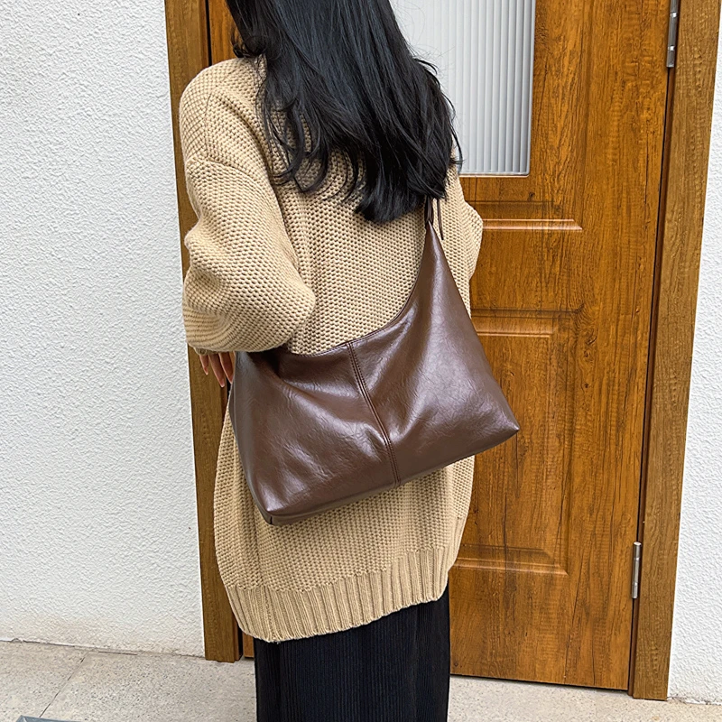 网红休闲小众爆款时尚洋气百搭大包包纯色简约包包女单肩包斜挎包