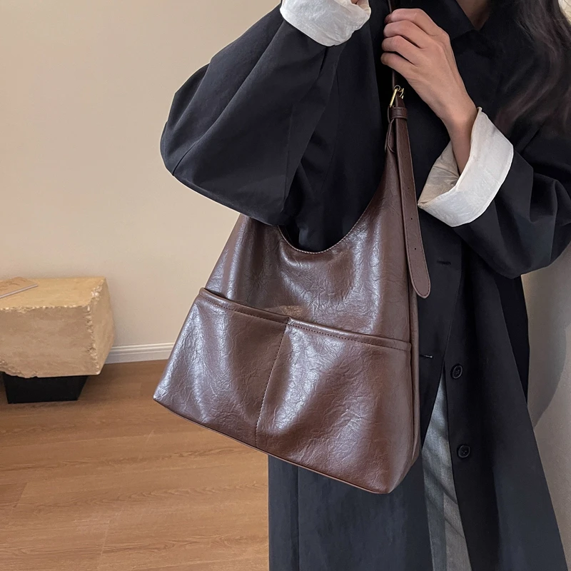 今年冬季爆款时尚洋气百搭大容量纯色简约气质包包女单肩斜挎包