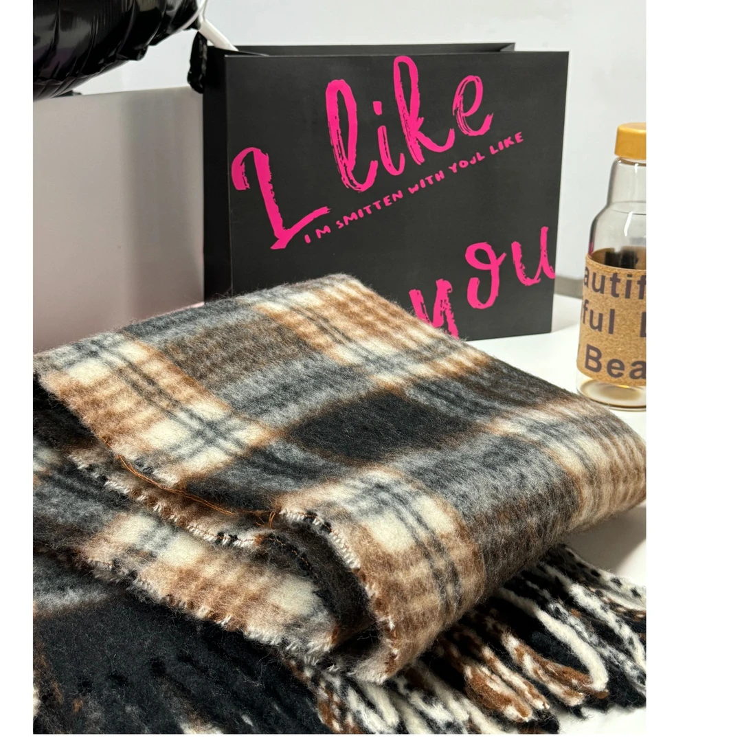 伯爵百搭情侣复古羊绒学生格子保暖韩版双面长款围巾V453989K00