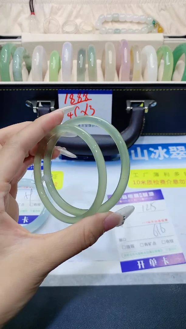 【闪购商品】石英质玉手镯未镶嵌125 DD